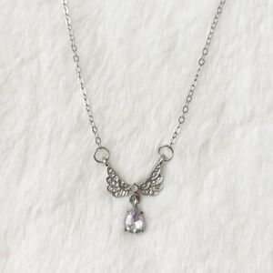 5/$15 🩷 MUST BUNDLE Delicate Silver Wing Necklace with Iridescent Teardrop